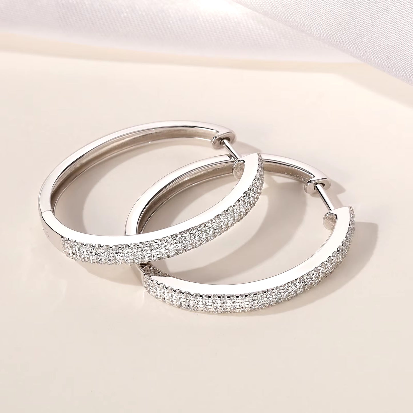 D Color Full Moissanite Diamond Hoop Earrings for Women 925 Sterling Silver round Circle Ear Cuff YE7017