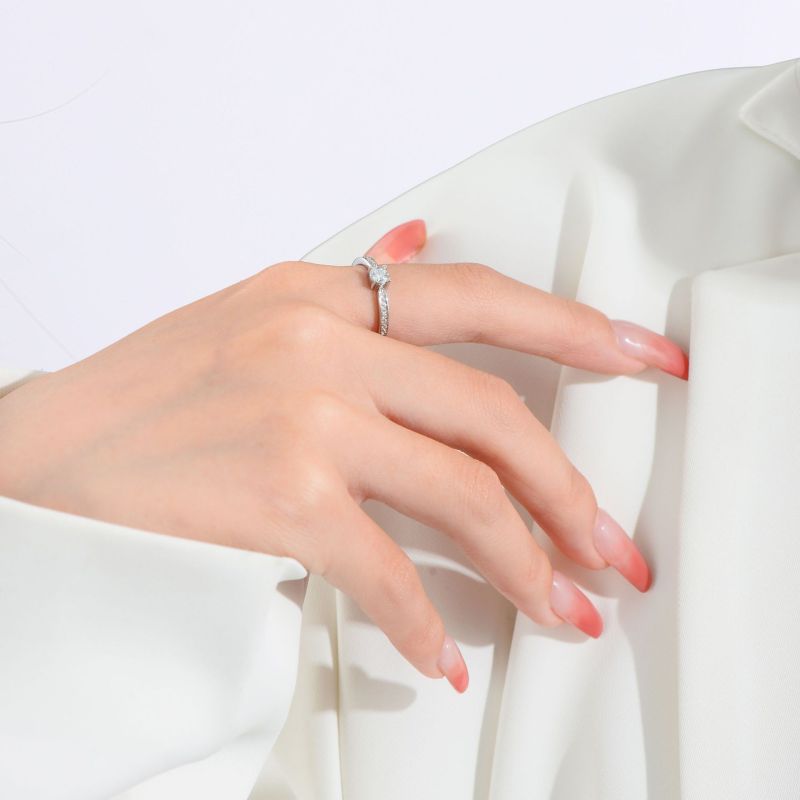 Moissanite ring for girls S925 Simple fashion four claw light luxury all fine micro inlaid personality trend ring